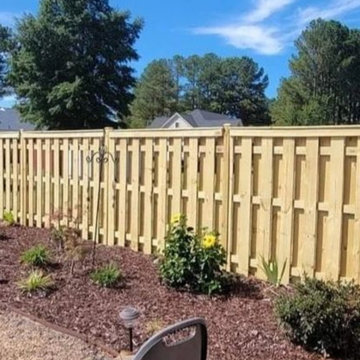 Shadowbox fence with trim