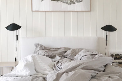 Minimalist master bedroom photo in Los Angeles