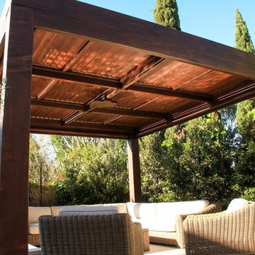 Modern Louvered Garden Pergola