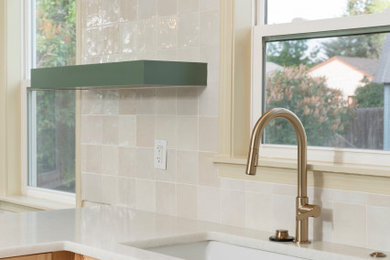 Example of a kitchen design in Boise