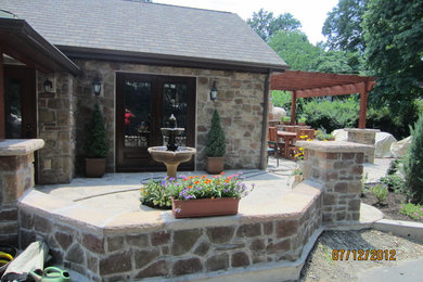 Inspiration for a timeless porch remodel in Philadelphia