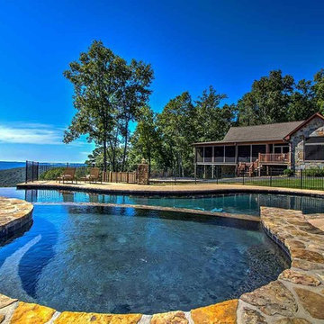 Keel Mountain Log Home with Breathtaking Views!