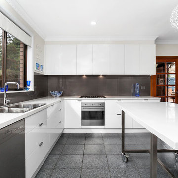 Large benchtop areas for prep