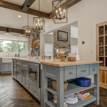 Oconomowoc Elegance: A Kitchen of Custom Colors and Craftsmanship