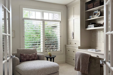 Example of a home office design in Minneapolis