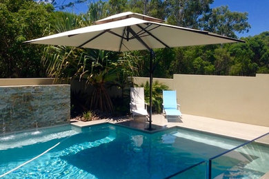 Design ideas for a tropical pool.