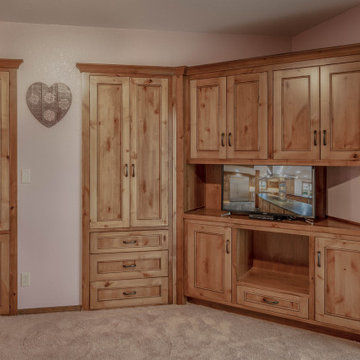 A Symphony of Digital Wellness & Artisan Knotty Alder Craftsmanship