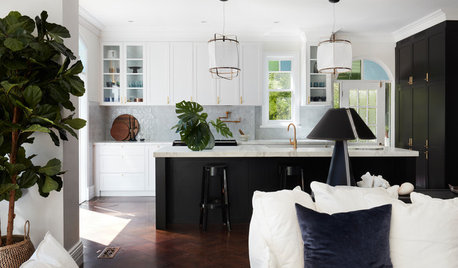 Houzz Tour: Prized Seaside Manor Reimagined for Modern Living