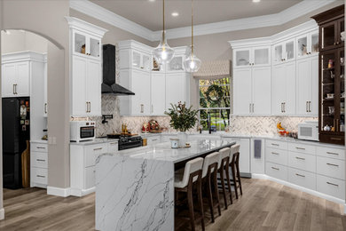 This is an example of a modern kitchen in Orlando.