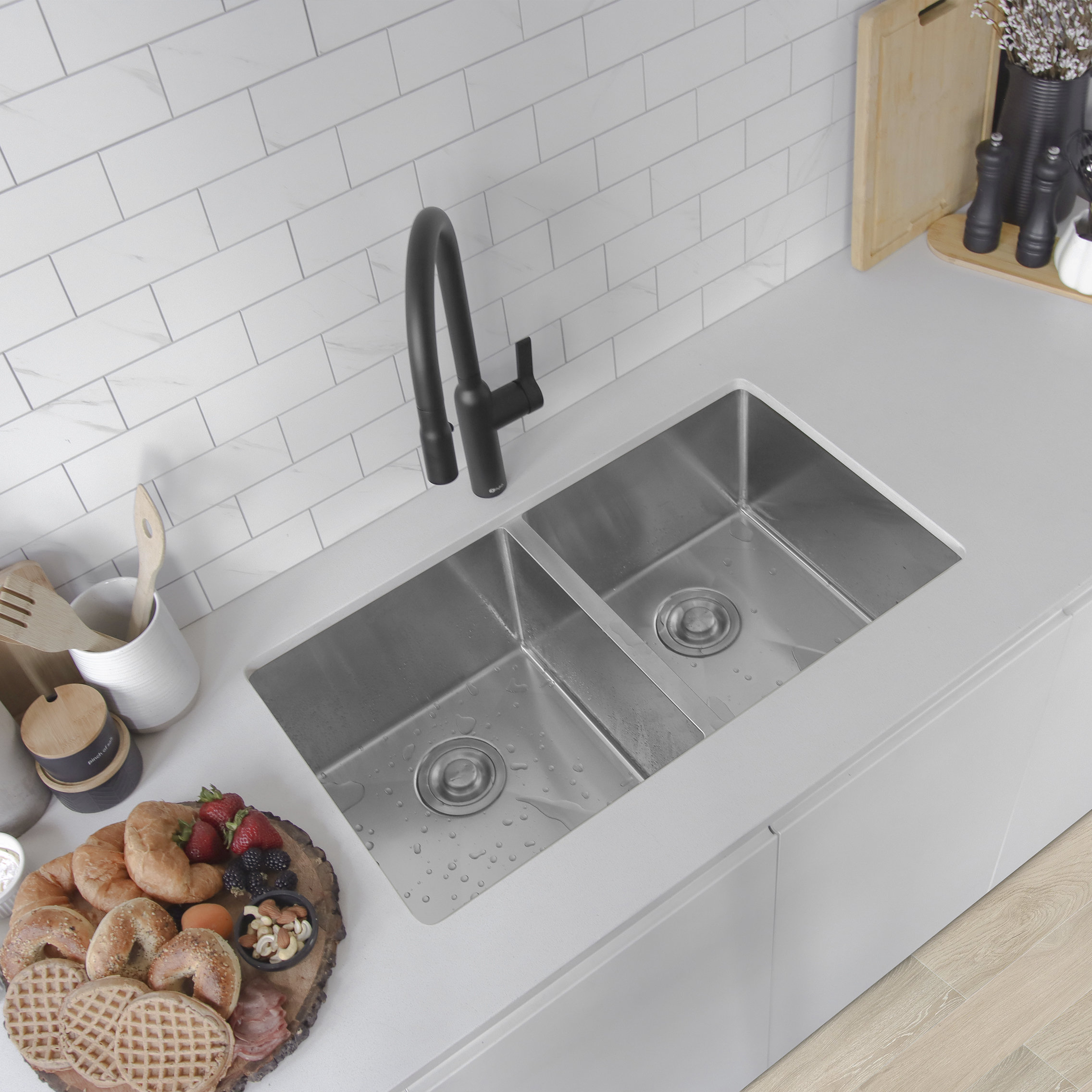 STYLISH 32"L x 18"W Stainless Steel Double Basin Undermount Kitchen Sink