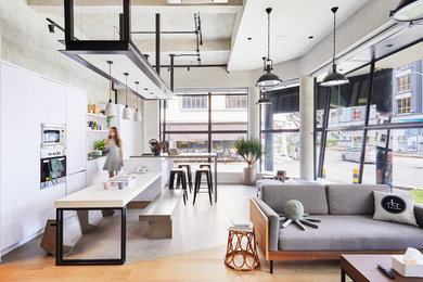 Inspiration for a transitional home office remodel in Singapore