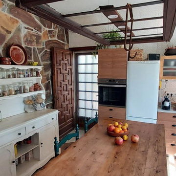 Rustical Kitchen Can Pou