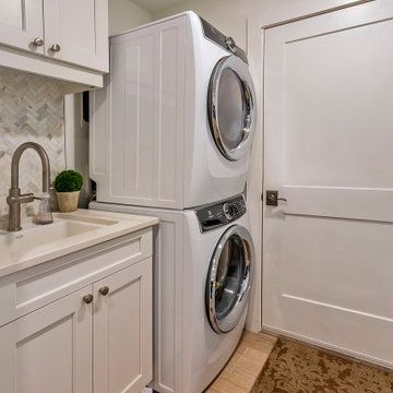 301 Buttonwood Ln Laundry Room