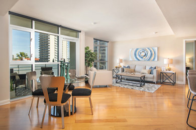 Example of a minimalist dining room design in San Diego