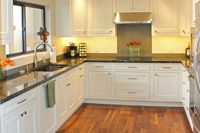 Transitional kitchen photo in Phoenix