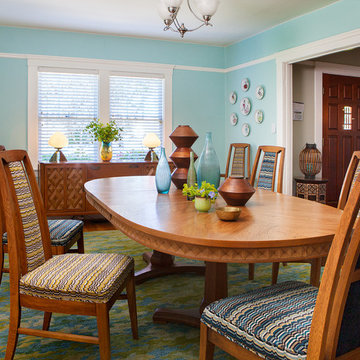Vintage Bungalow: Mid-century dining room by Kimball Starr Interior Design