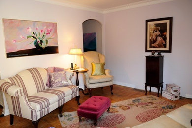Inspiration for a timeless living room remodel in Toronto