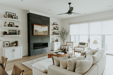Example of a living room design in Other