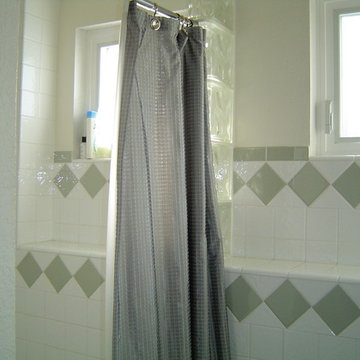 Satellite studio kitchen/bath