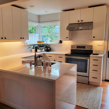 Alison’s Kitchen & Window Seat & Vanity