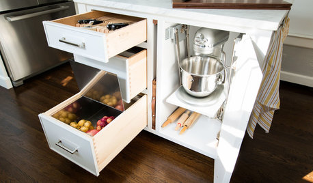 Kitchen of the Week: Storage Galore in a 1920s Colonial