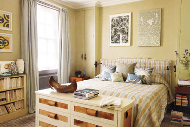 Bedroom - small eclectic bedroom idea in New York