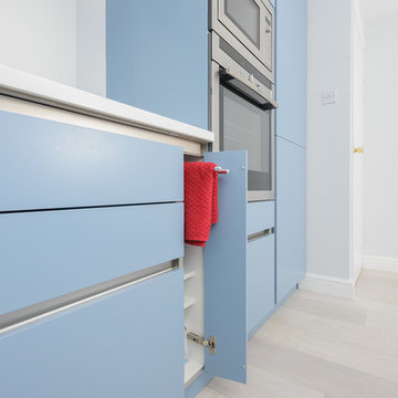 Lift your kitchen out of the doldrums with a contemporary touch of the blues