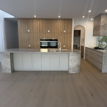 Curved Taj Mahal Classic Kitchen Benchtop – Modern Brisbane Home