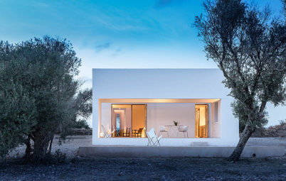 Houzz Tour: Spanish Island Home With Natural Materials
