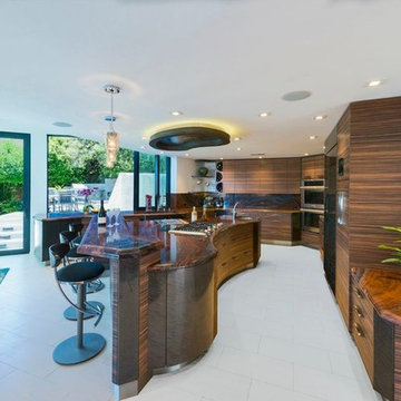 SOLEDAD MOUNTAIN - Kitchen with Fish Tank