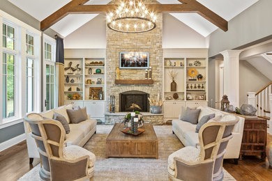 Inspiration for a cottage living room remodel in Cincinnati