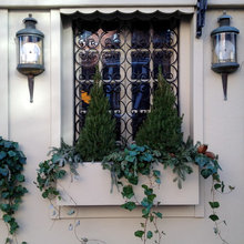 Exterior window deco