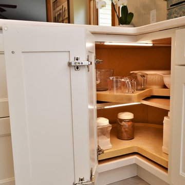 Warsaw, IN. Haas Signature Collection. Cream Colored Maple Kitchen
