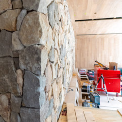 Berwick Irregular Mixed Sandstone Cladding - Rodd & Gunn Brisbane Project - Wall & Floor Tiles