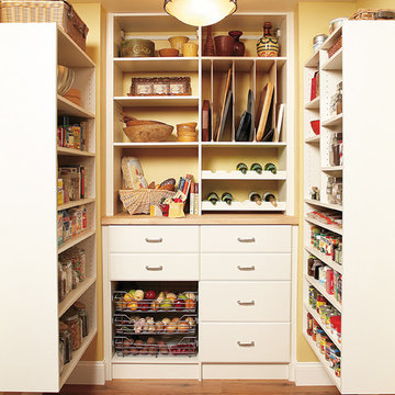 Wellborn Cabinets for the Pantry