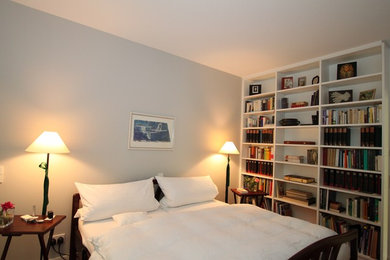 Kleines Klassisches Schlafzimmer in Sonstige