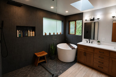 Example of a trendy bathroom design in Seattle