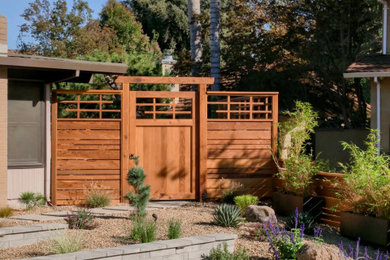 Inspiration for an asian landscaping in San Francisco.