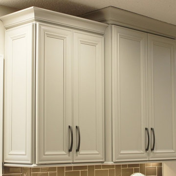 Blue Grass, IA- A Kitchen Goes Brighter For Big Results!