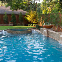 Pool water feature
