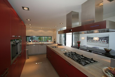Inspiration for a modern kitchen remodel in Amsterdam