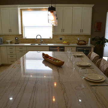 Black and White Two Toned Kitchen