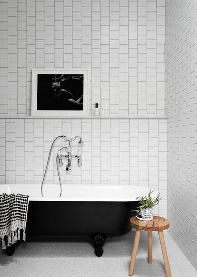 Contemporary Bathroom by Hart Builders Pty Ltd