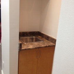 Exquisite Kitchens & Vanities Inc. - kleingburg - Kitchen Sinks