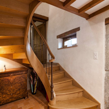 Escalier à la française deux quartiers tournants en Chêne débillardé