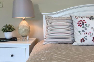 Bedroom - traditional bedroom idea in Boston