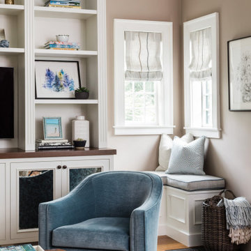 Tailored Transitional Family Room Brookline