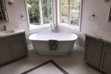 Example of a trendy bathroom design in San Diego