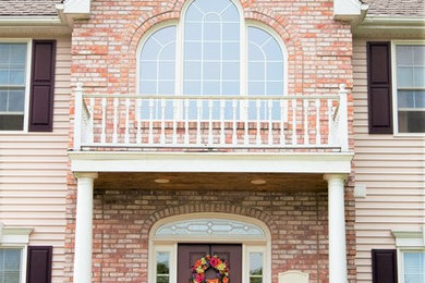 Large elegant exterior home photo in Richmond