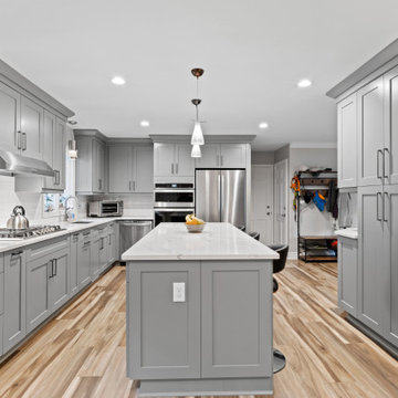 Dazzling Kitchen & Bathroom Makeover
